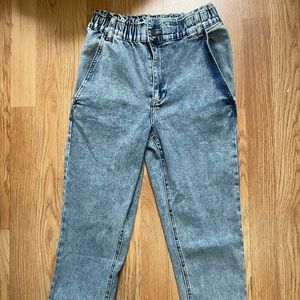 Sole Society high rise paper bag jeans. NWT. Size 3/26. Fit true to size.